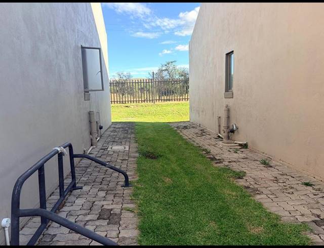 2 BEDROOM TOWNHOUSE FOR SALE IN ELDORETTE